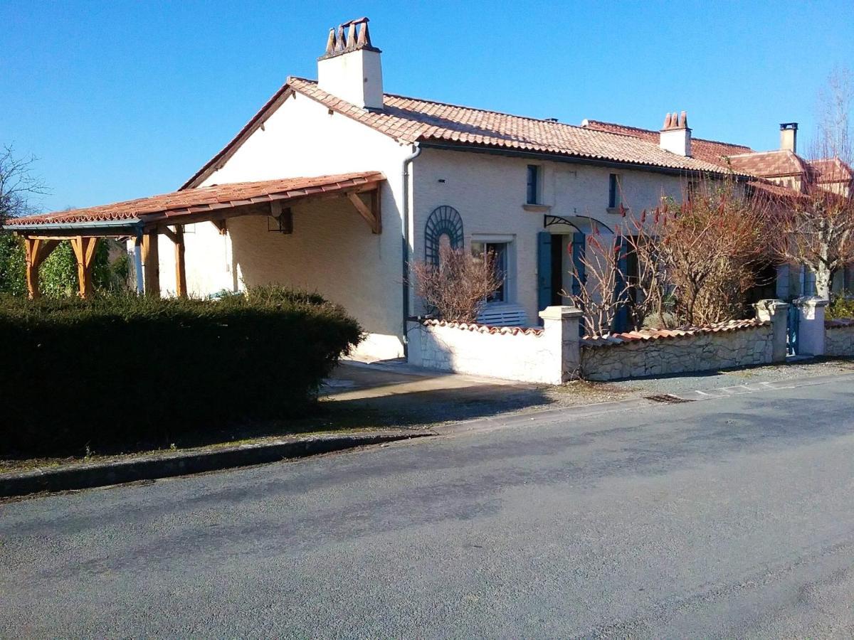 Villa Charmante A Bosset Avec Piscine Partagee Exterior foto