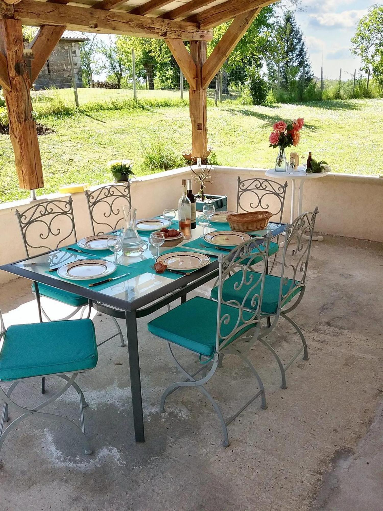 Villa Charmante A Bosset Avec Piscine Partagee Exterior foto