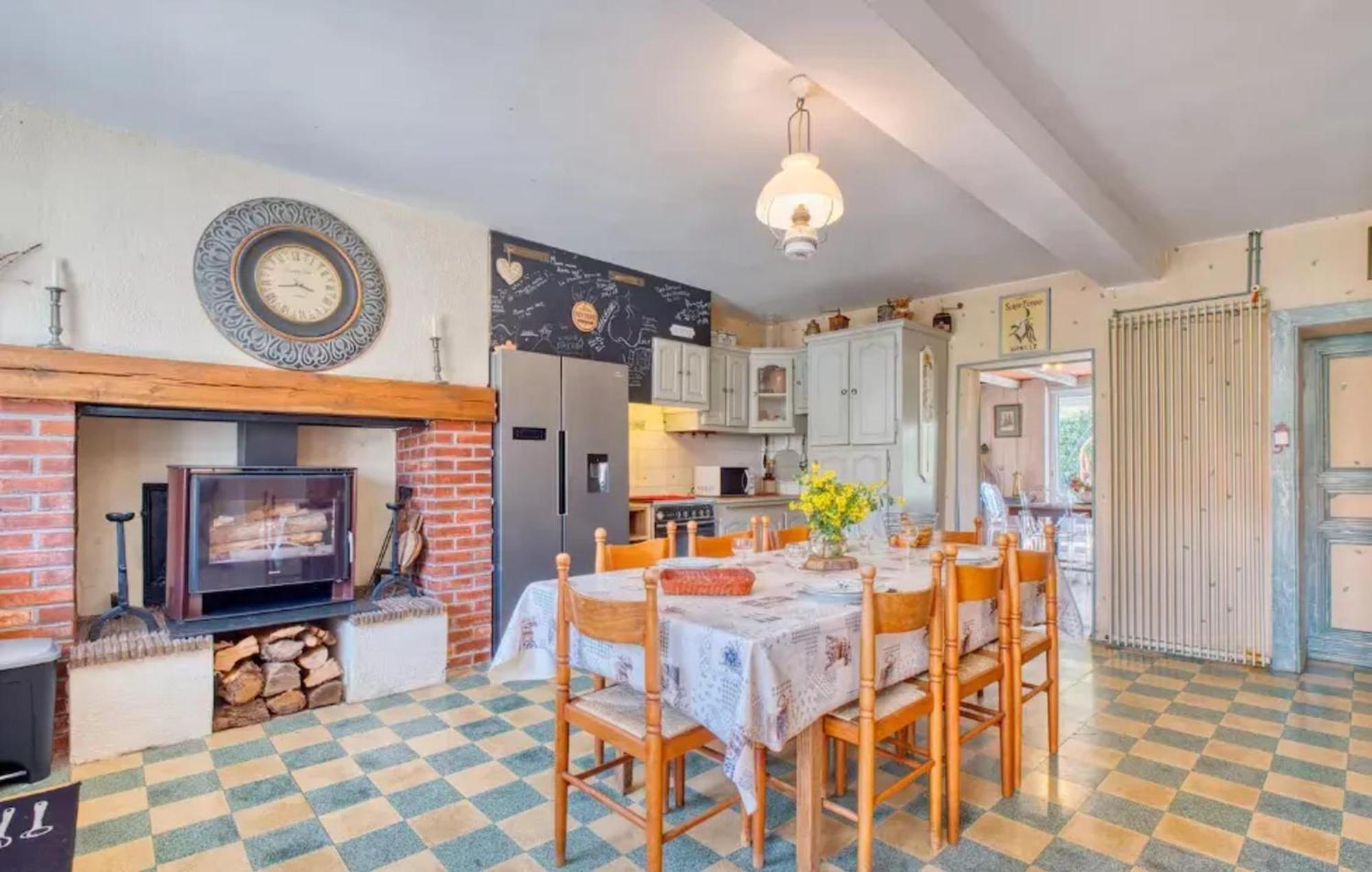 Villa Charmante A Bosset Avec Piscine Partagee Exterior foto
